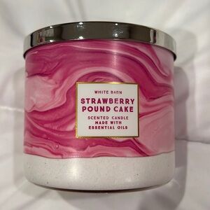 Bath and Body Work 3 wick candle Strawberry pound cake